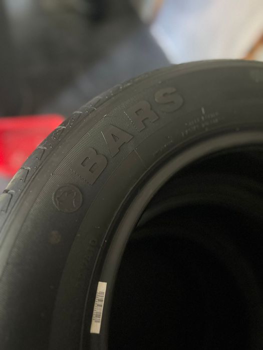 215/60/16 BARS новые