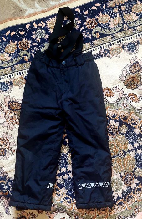 Продам зимнию куртку с комбинезоном