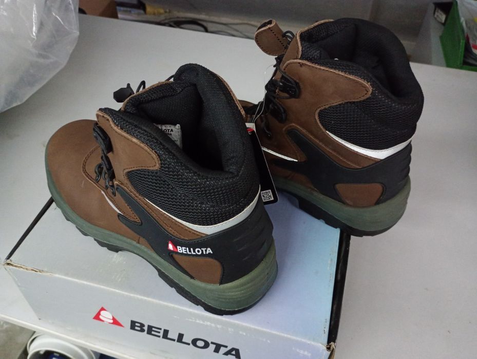 Bocanci de protecție din piele 47 / Ghete cu protectie