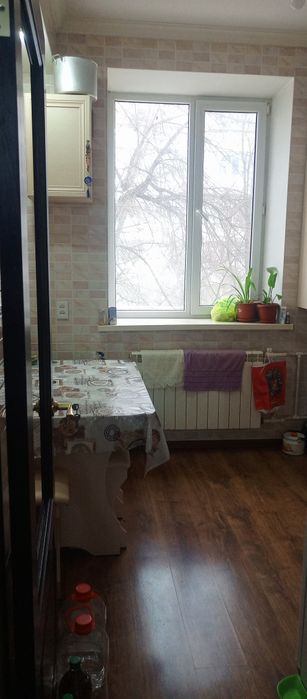 Продам 2 комнатную квартиру район ЖДВ