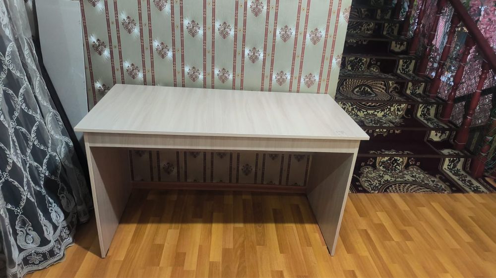 Продаю писменный стол