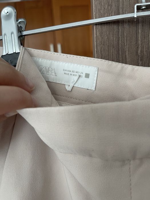 Бежов панталон Zara, широк крачол