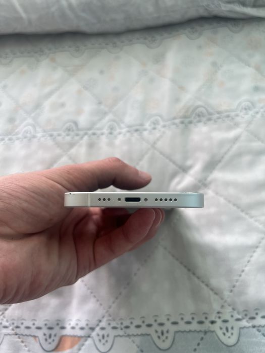 iPhone 12 sotiladi naxtga obmen yuq