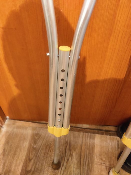 Костыли подмышечные