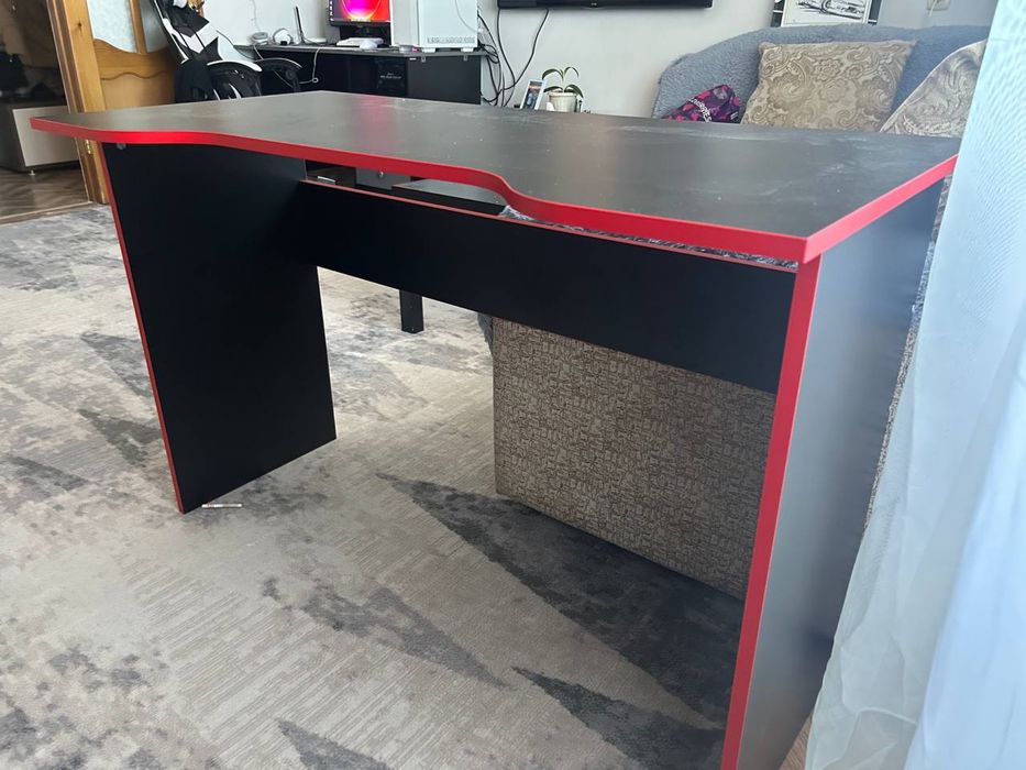 Стол компьютерный