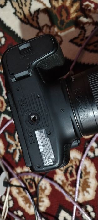 Canon 800D tiniq holatda