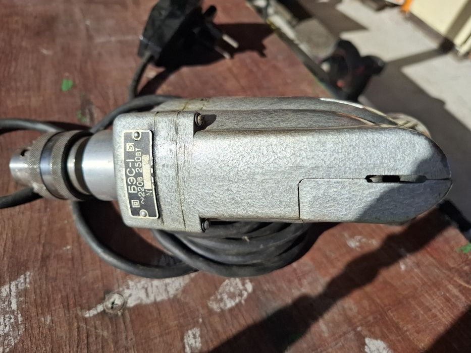 Продавам дрелка от соца