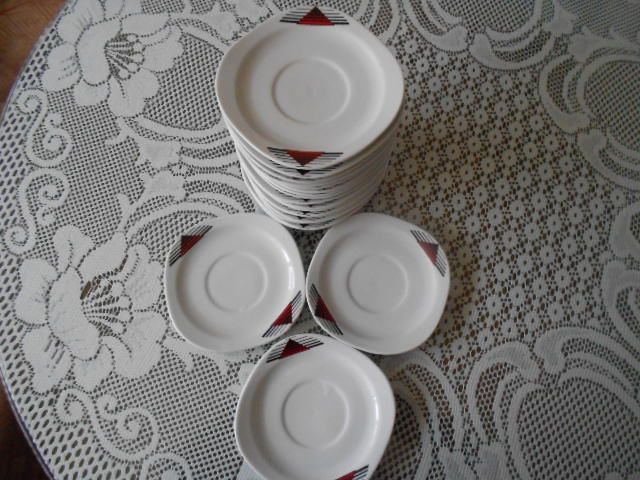 чаши , чинии и сервизи