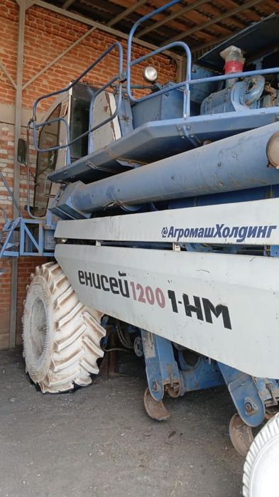 Сельхозтехника. В продаже два комбайна