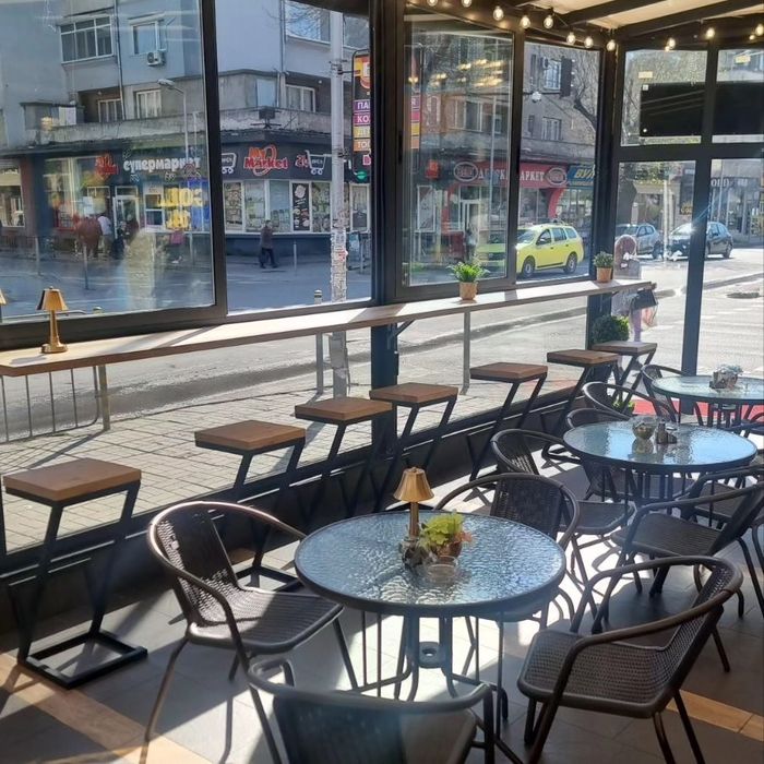 Бар обзавеждане бар столове маси бар маси