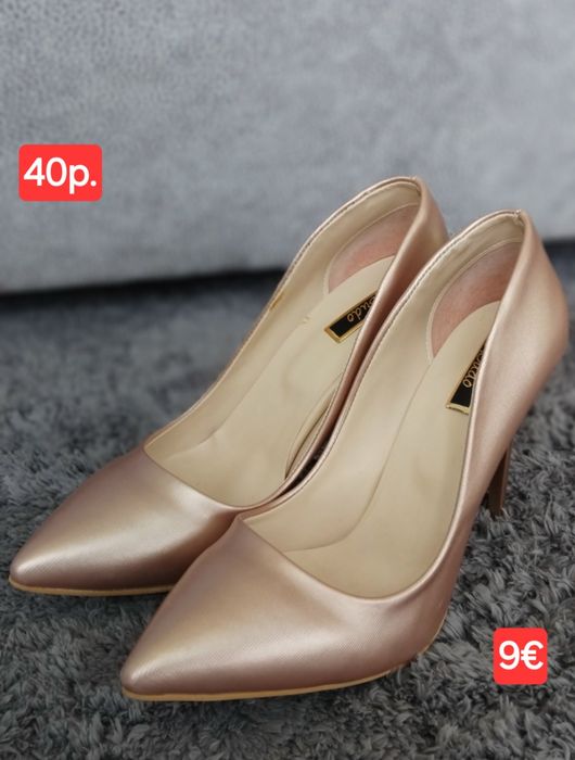 Последни размери боти и обувки на невероятни цени.