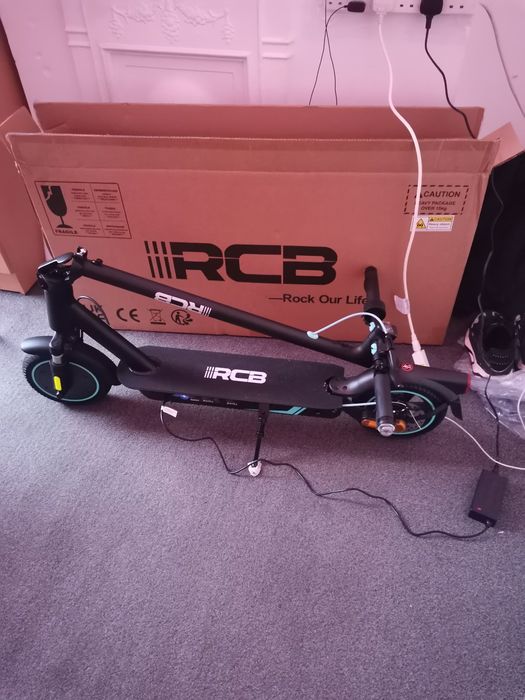 Trotinetă electrică RCB R17, 350W, autonomie 25-30 km