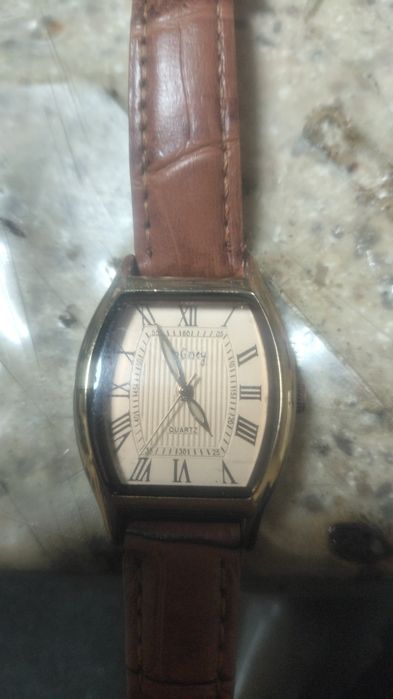 Продам часы срочно