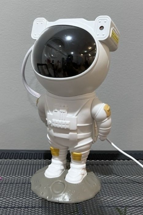 Ночник проектор космонавт
