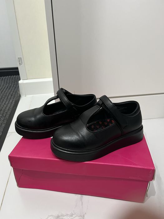 Продам туфли для девочки