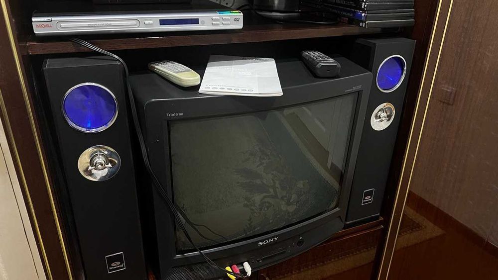 Продам телевизор SONY Trinitron и DVD плеер MAXWELL с колонками