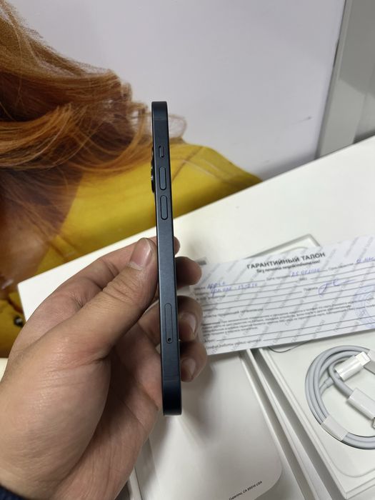 Продам Айфон 13 256ГБ 100% новый