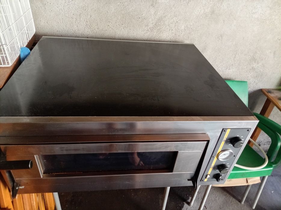 Vand cuptor de pizza