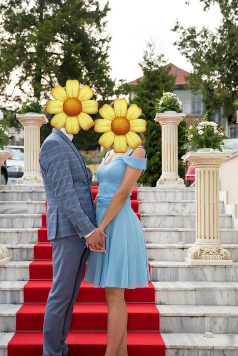 Costum de eveniment albastru