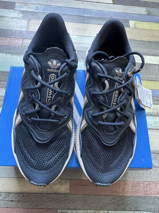 Женски маратонки adidas OZWEEGO