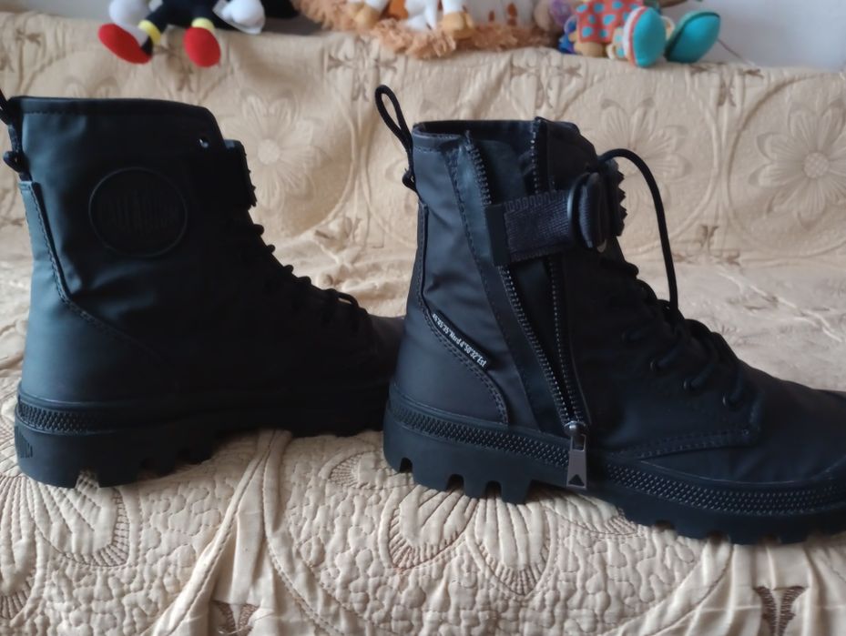 Bocanci palladium mărimea 38 noi nouti