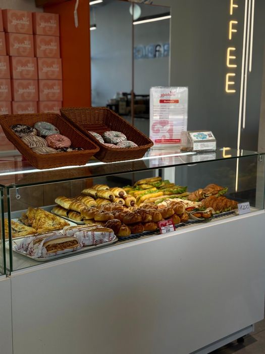 Витрины в кондитерский магазин