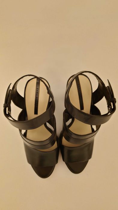 Sandale Zara cu platforma