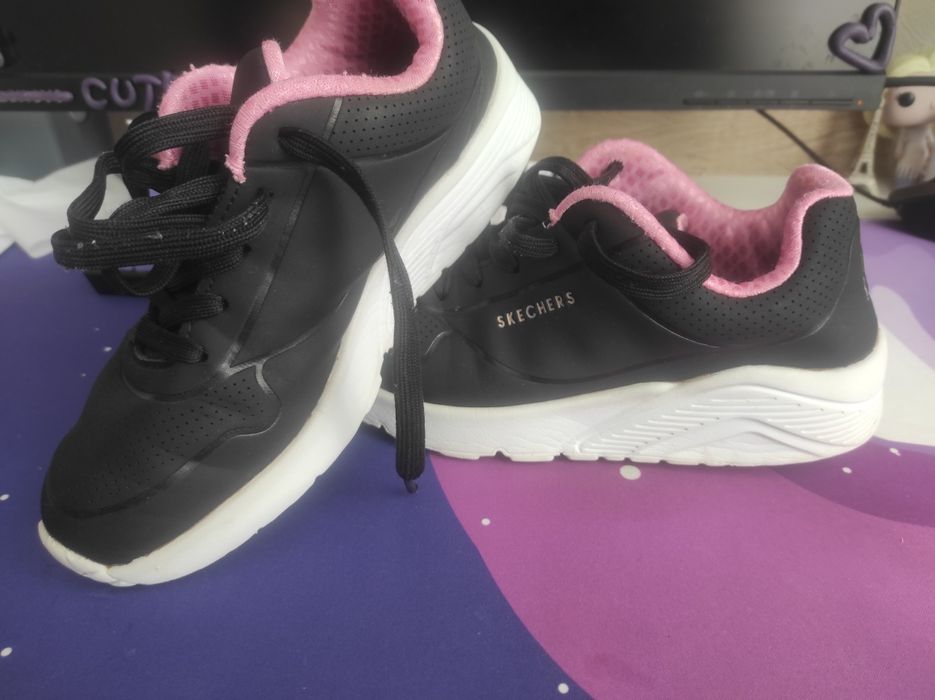 Adidași Skechers fete