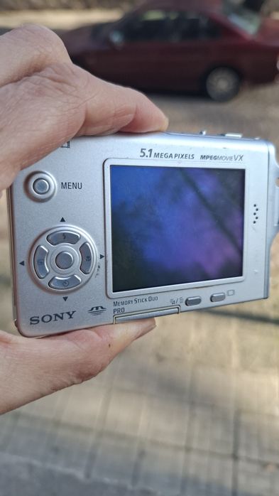 Компактен дигитален фотоапарат  Sony Cyber-shot DSC-T7
