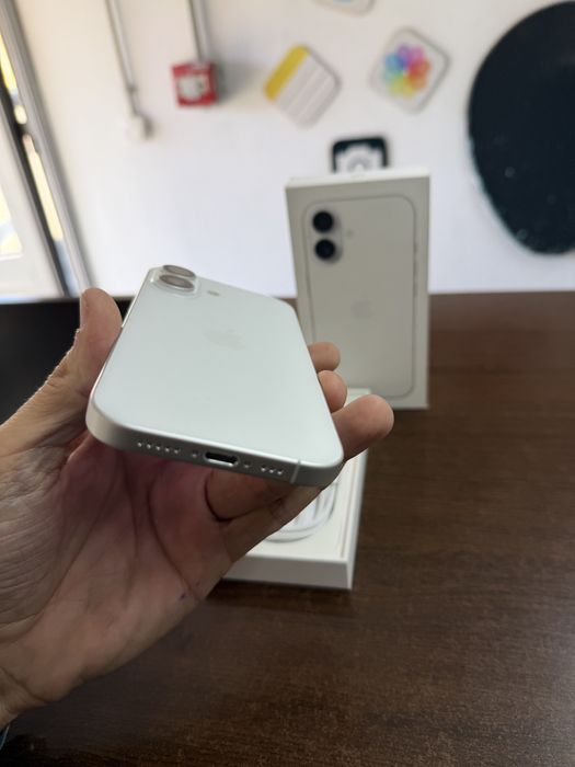 Vand Iphone 17 256Gb White full box