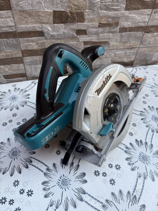 Акумулаторен ръчен циркуляр Makita DHS710Z Solo