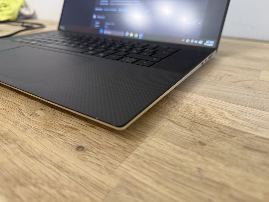 Dell xps 9720 17inch/ i9 / 3060 / 32 gb ram