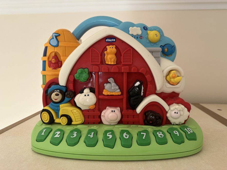 Продается игрушка говорящая ферма от Бренда Chicco