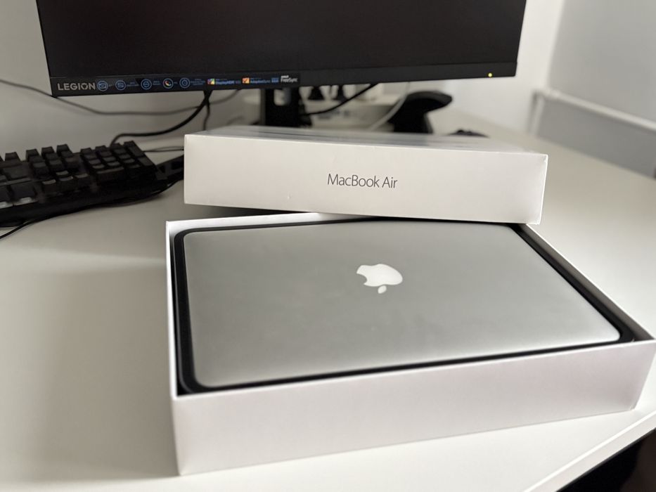 MacBook Air 13 2015 - A1466 – Intel Core i5, 8GB RAM, 128GB SSD