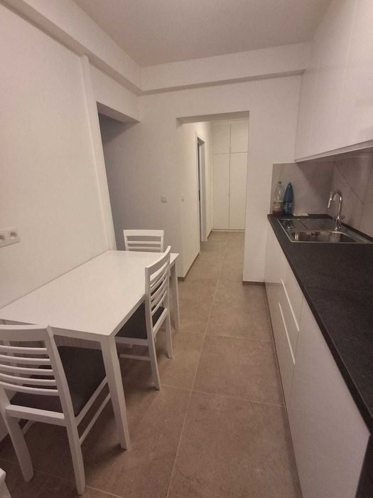 Inchiriez 2 camere central zona hotel Balada