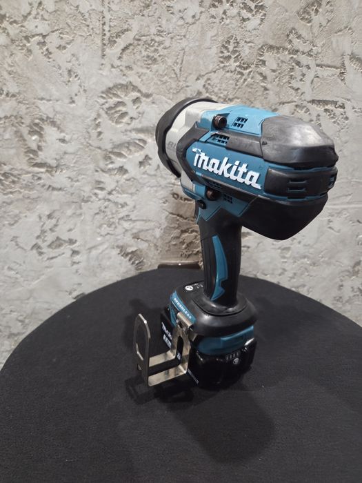 Акумулаторен гайковерт ударен MAKITA DTW1002
