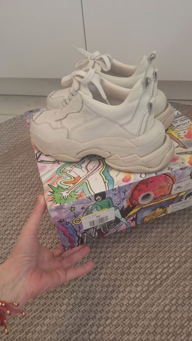 Сникърси на марката Jeffrey Campbell