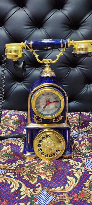 Телефон в стиле ретро продам