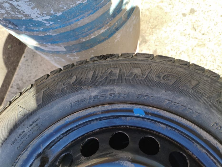 Продам шины 185/65/15 Triangle