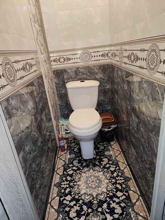 Kvartera sotiladi. 2 xona 3 xona qilingan. Galyorka dom. Birinchi etaj