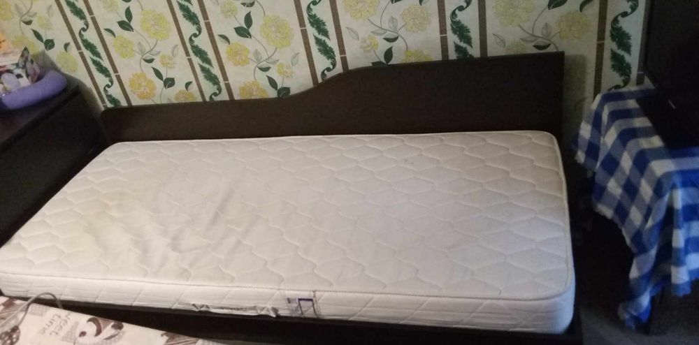 Продавам легло с ракла