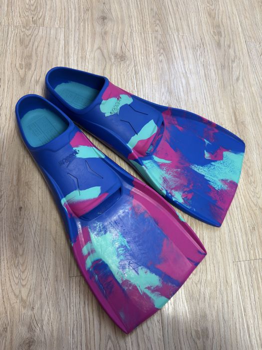 Labe inot speedo