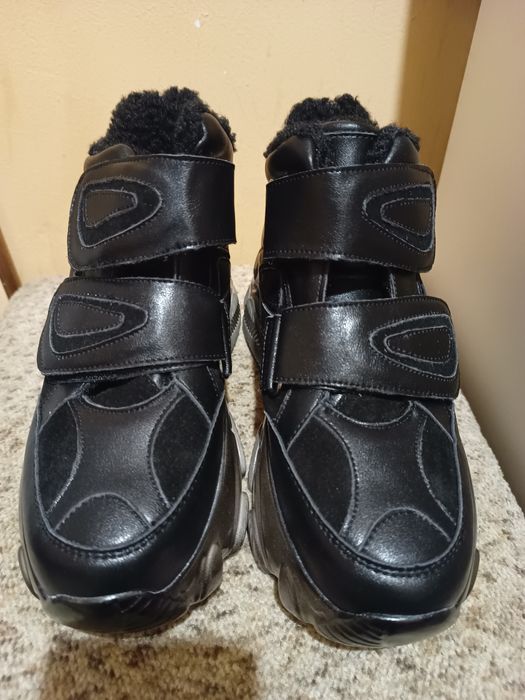 Ghete îmblănite din piele