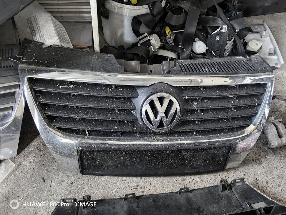 Решетка с емблема за VW Passat B6