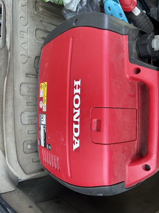 Generator honda eu 22i!!