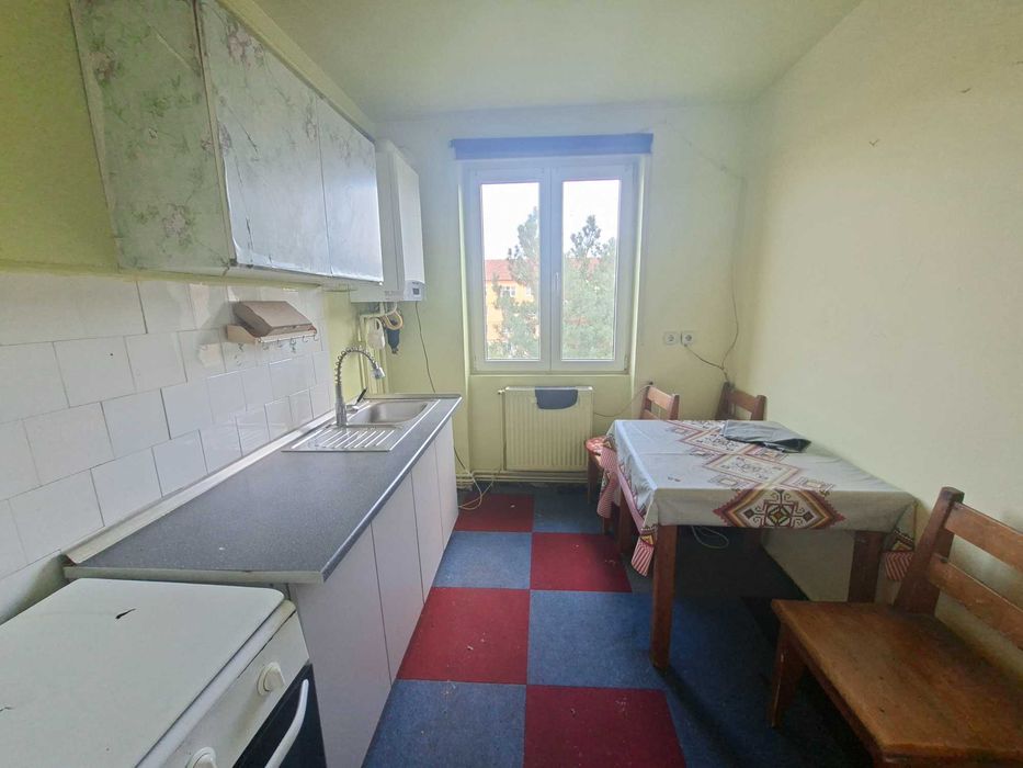 Aleea Biruintei 2 camere si balcon etaj 4 apartament de vanzare Mihai Viteazul Cedonia