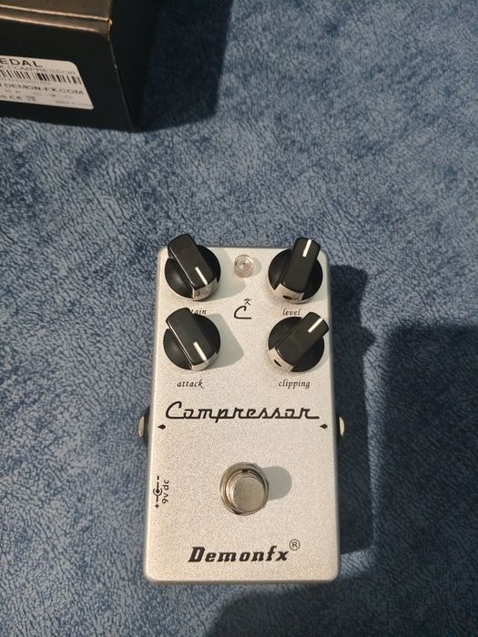 Компрессор педаль для гитары DemonFx