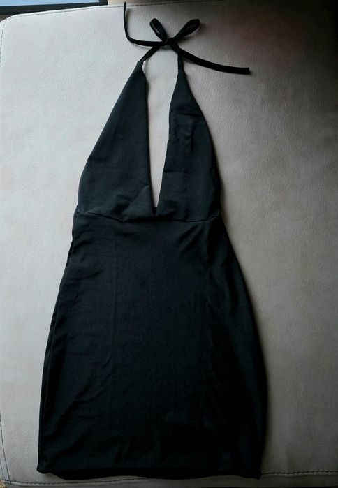 Предизвикателна малка черна рокля