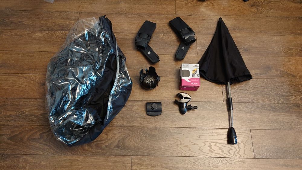 Количка Куини с аксесоари + безплатна доставка