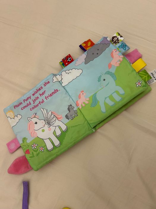 Первые игрушки малыша